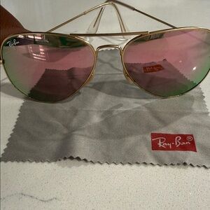 Ray-Ban Gold Aviators with Pink-Tinted Lenses